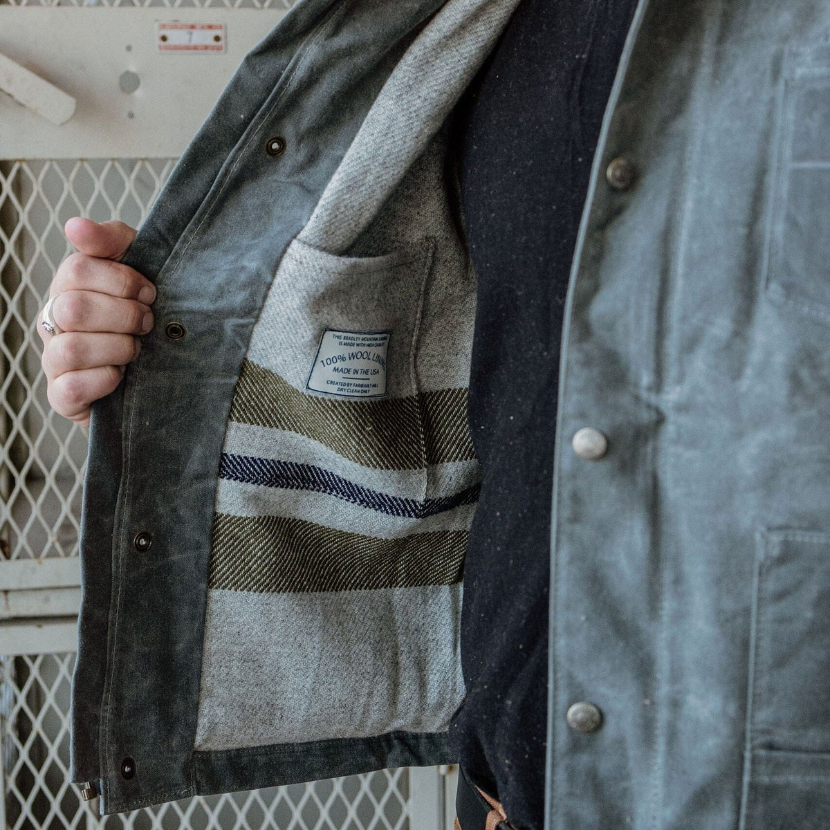 Cabin Jacket w/ Zipper - Charcoal – Bradley Mountain