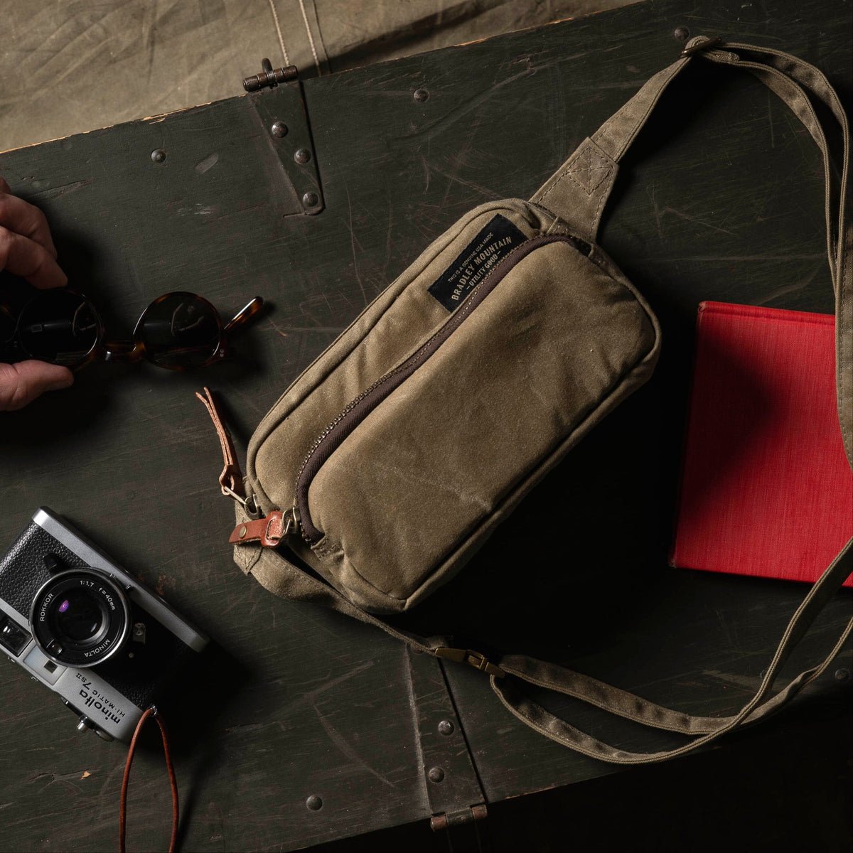 Pointer Crossbody Bag - Field Tan – Bradley Mountain