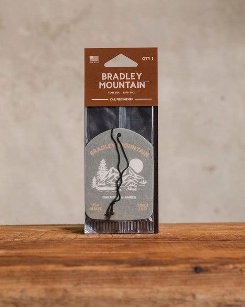 Oakmoss & Amber Car Freshener – Bradley Mountain