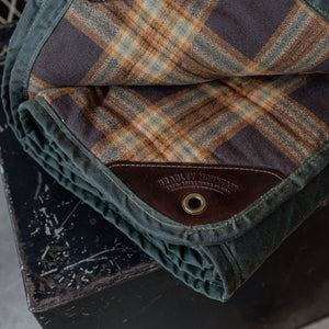 Insulated Waxed Camp Blanket - Forest Bradley Mountain 