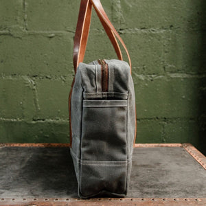 
            
                Load image into Gallery viewer, Lander Zipper Tote - Charcoal Bradley Mountain 
            
        