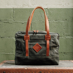 
            
                Load image into Gallery viewer, Lander Zipper Tote - Forest Bradley Mountain 
            
        