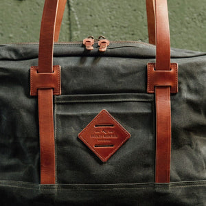 
            
                Load image into Gallery viewer, Lander Zipper Tote - Forest Bradley Mountain 
            
        