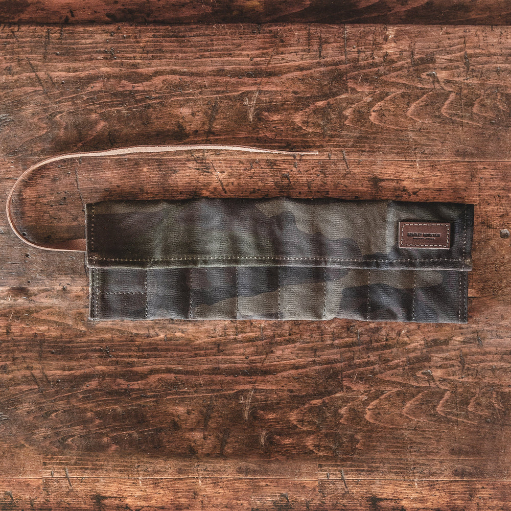 
            
                Load image into Gallery viewer, Knife Roll - Camo Bradley Mountain 
            
        