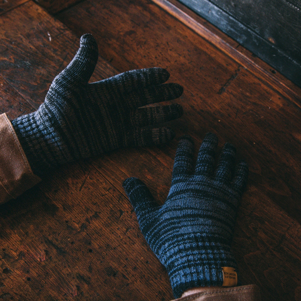 
            
                Load image into Gallery viewer, Wool Gloves - Glacier Bradley Mountain 
            
        